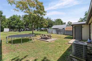 417 E 4th Ave, Garnett, KS 66032 - photo 4