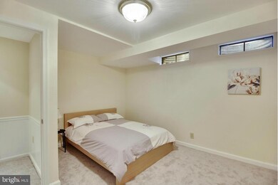 8801 Falls Chapel Way, Potomac, MD 20854 - photo 3