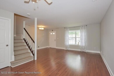 17 Alameda Ct, Eatontown, NJ 07724 - photo 4