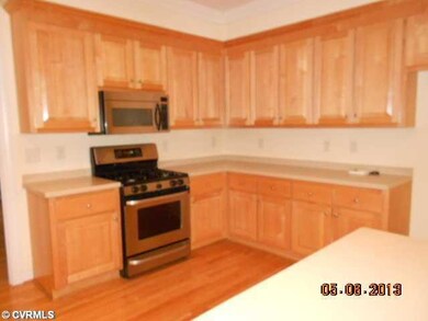 Kitchen - Great Cabinet Space - Hardwood Floors