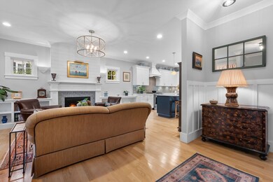 13 Sylvester St, Newburyport, MA 01950 - photo 3