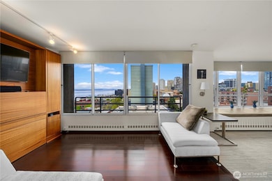 Continental Place unit 802, Seattle, WA 98121 - photo 2