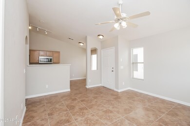 004-photo-living-room-8405760