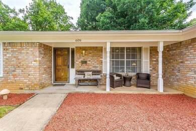 609 Cullum Ave, Hurst, TX 76053 - photo 4