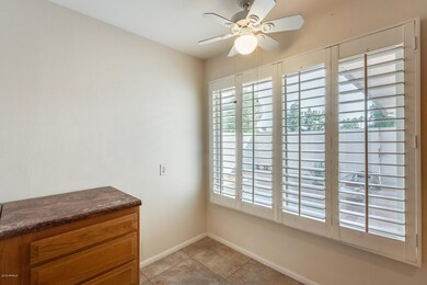 10203 W Ocotillo Dr, Sun City, AZ 85373 - photo 7