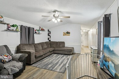 290 Poplar Dr, Quakertown, PA 18951 - photo 4