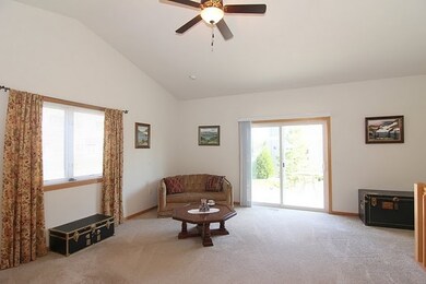 150 Elliott Ln unit 150, Oregon, WI 53575 - photo 4
