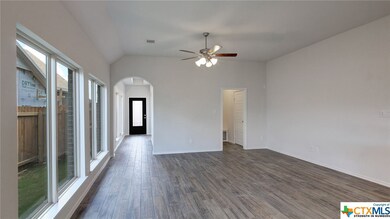 545 Lacey Oak Loop, San Marcos, TX 78666 - photo 6