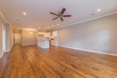 904E7thSt-3-1