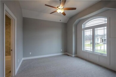 6827 Woodstock Ct, Shawnee, KS 66218 - photo 4