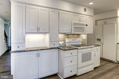 9012 Penn Manor Ct, Springfield, VA 22153 - photo 5