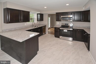 8907 Oldfield Ct, Fort Washington, MD 20744 - photo 5