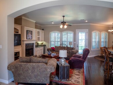 2 Carrington St, Bay City, TX 77414 - photo 5