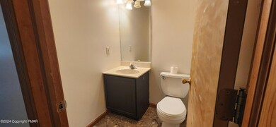 447 Somerset Dr, East Stroudsburg, PA 18301 - photo 7