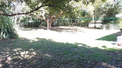 Huge fenced back yard