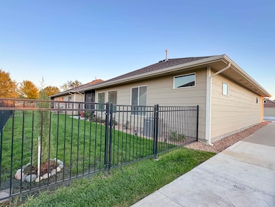 744 N Thornton Ct, Wichita, KS 67235 - photo 3