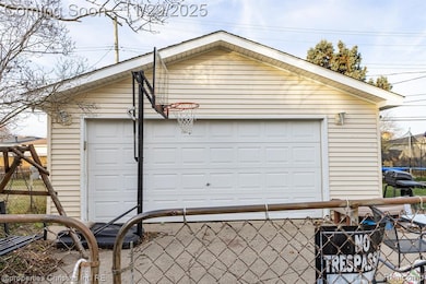 11899 Wheaton Dr, Sterling Heights, MI 48313 - photo 7