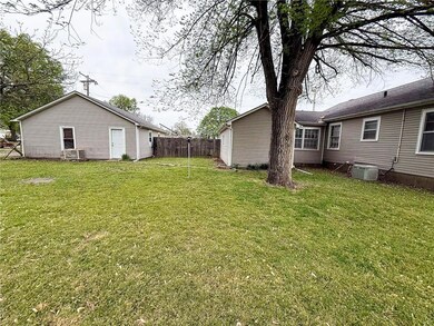 501 S Kansas Ave, Columbus, KS 66725 - photo 3