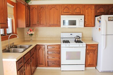1034 Racine Kitchen 2
