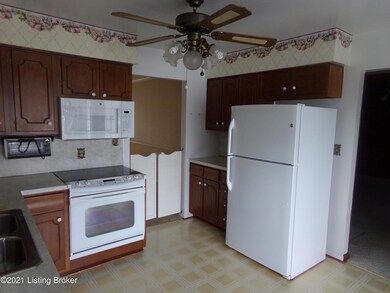 7806 Tip Top Ln, Louisville, KY 40219 - photo 6