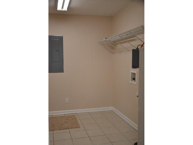Large laundry roomtile floor