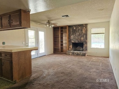 817 W Wasp Ave, Ridgecrest, CA 93555 - photo 3