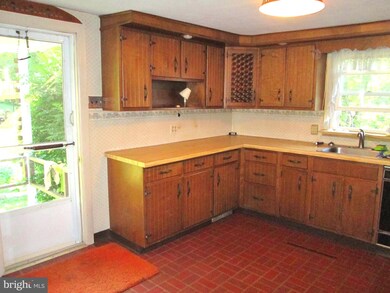 72 Sunset Hill Rd, Boyertown, PA 19512 - photo 4