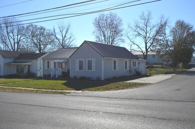 126 W Main St, Harrodsburg, KY 40330 - photo 2