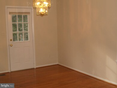 9750 Pleasant Gate Ln, Potomac, MD 20854 - photo 3