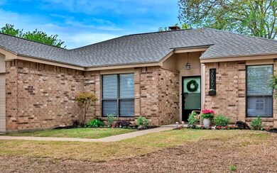 2020 Cedar Grove Ln, Bedford, TX 76021 - photo 2