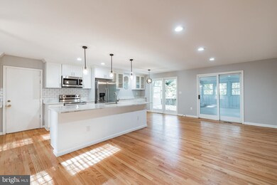 5372 View Point Ct, Sykesville, MD 21784 - photo 4