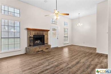 409 E Hogan Dr, Copperas Cove, TX 76522 - photo 5