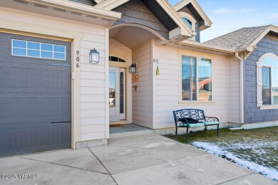 906CrystalAve-3