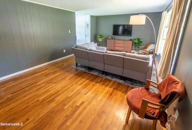 136 Ingalls Rd, Cheshire, MA 01225 - photo 6