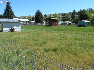 335 S Cozart St, Prairie City, OR 97869 - photo 3