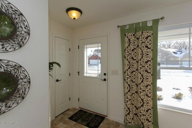 004_Entrance