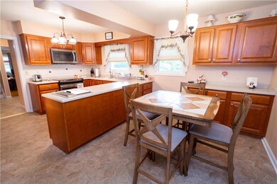 1324 S Krocks Rd, Allentown, PA 18106 - photo 4