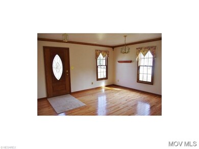 LR 13.6x16 hardwood floors