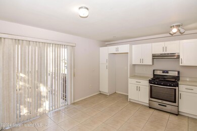354 Simonson Ave, Staten Island, NY 10303 - photo 6
