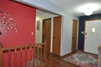 3819 SW Arvonia Place, Topeka, KS 66610 - photo 4