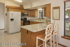 Kitchen - Breakfast Bar