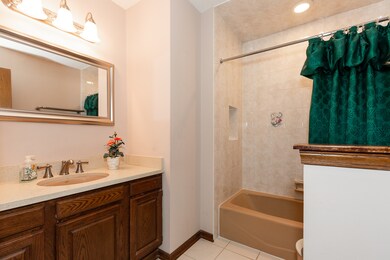 742 Buttonwood Cir, Naperville, IL 60540 - photo 5