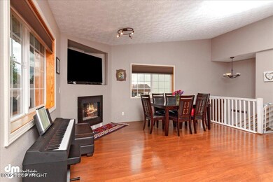 05-Living Room_IMG_5460