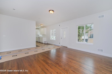 34 Newton St, Staten Island, NY 10312 - photo 5