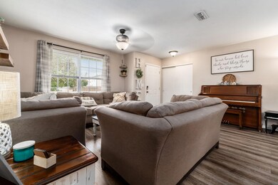 421 Wellsleyglen Dr, Columbus, OH 43207 - photo 6