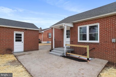 17224 Amber Dr, Hagerstown, MD 21740 - photo 5