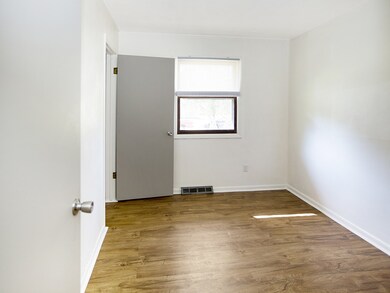 21637 Clydesdale Dr, Goshen, IN 46528 - photo 5