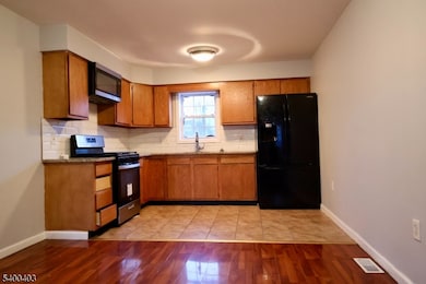 124 Dickerson St, Newark, NJ 07107 - photo 2