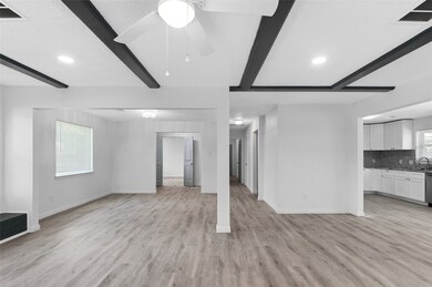 1047 W Donovan St, Houston, TX 77091 - photo 6