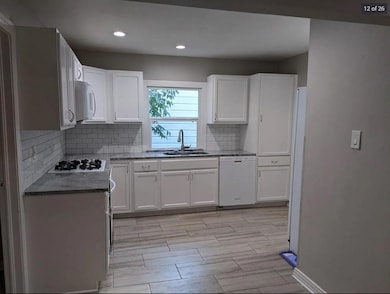 312 W Dexter St, Sherman, TX 75092 - photo 4